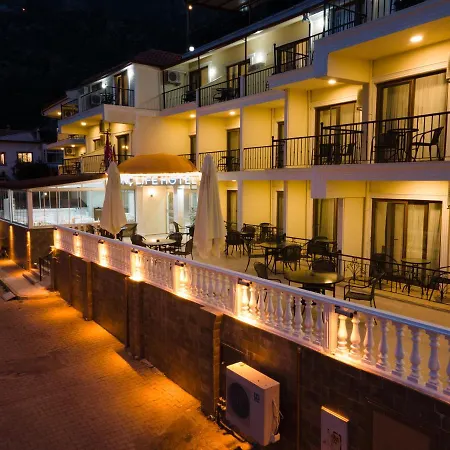 Life Hotel 3*